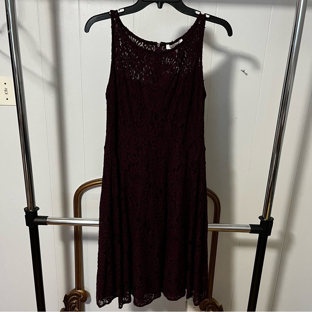 White House Black Market WHBM Burgundy Lace A-Line Sleeveless Dress Size 8